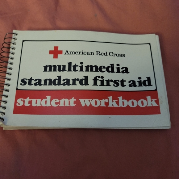 MULTIMEDIA STANDARD FIRST AID- STUDENT WORKBOOK - Picture 1 of 3